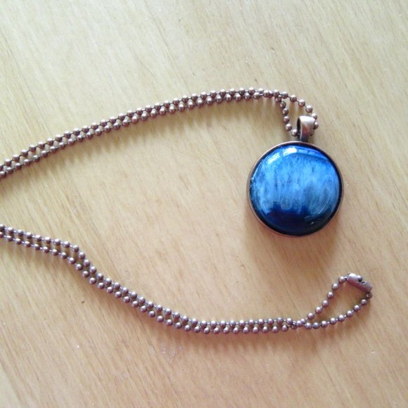 Blue agate pendant necklace in copper setting -inspirational -new hand assembled - Picture 8 of 9